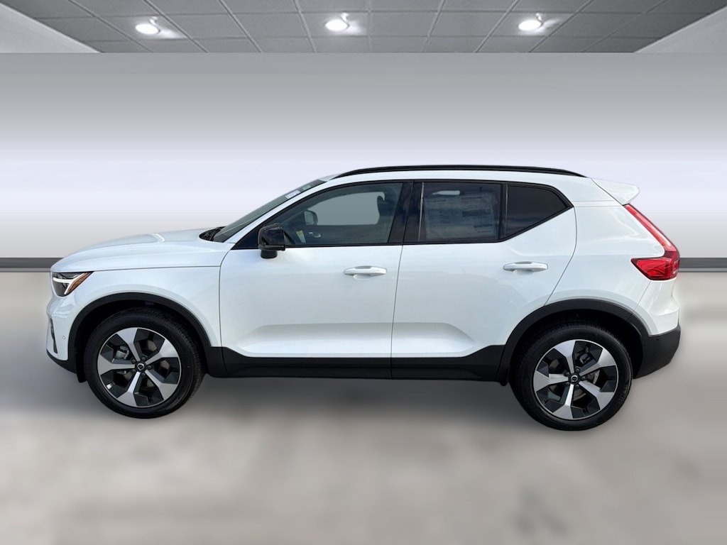 Used 2026 Volvo XC40 B5 Plus SUV