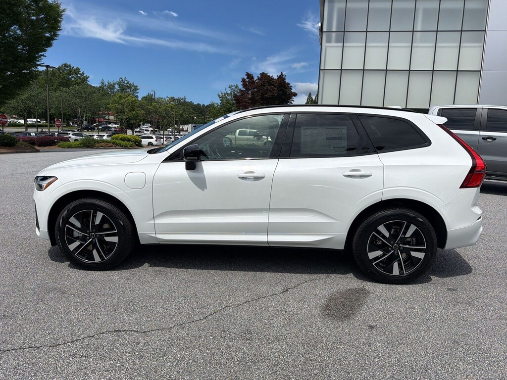 New 2026 Volvo XC60 plug-in hybrid T8 Core SUV