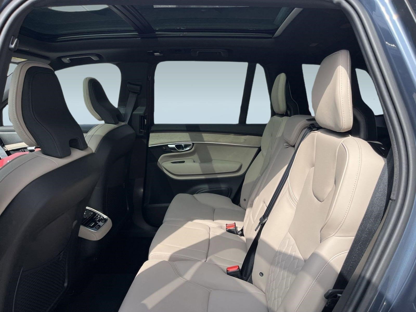 2026 Volvo XC90 Plus - Photo 15