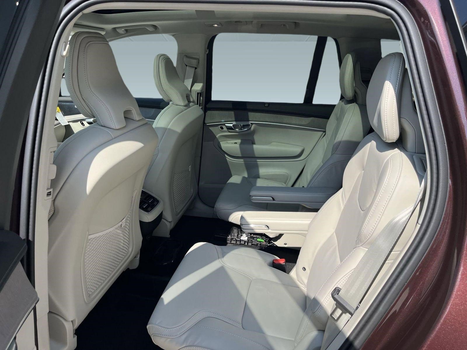 2026 Volvo XC90 Ultra - Photo 15