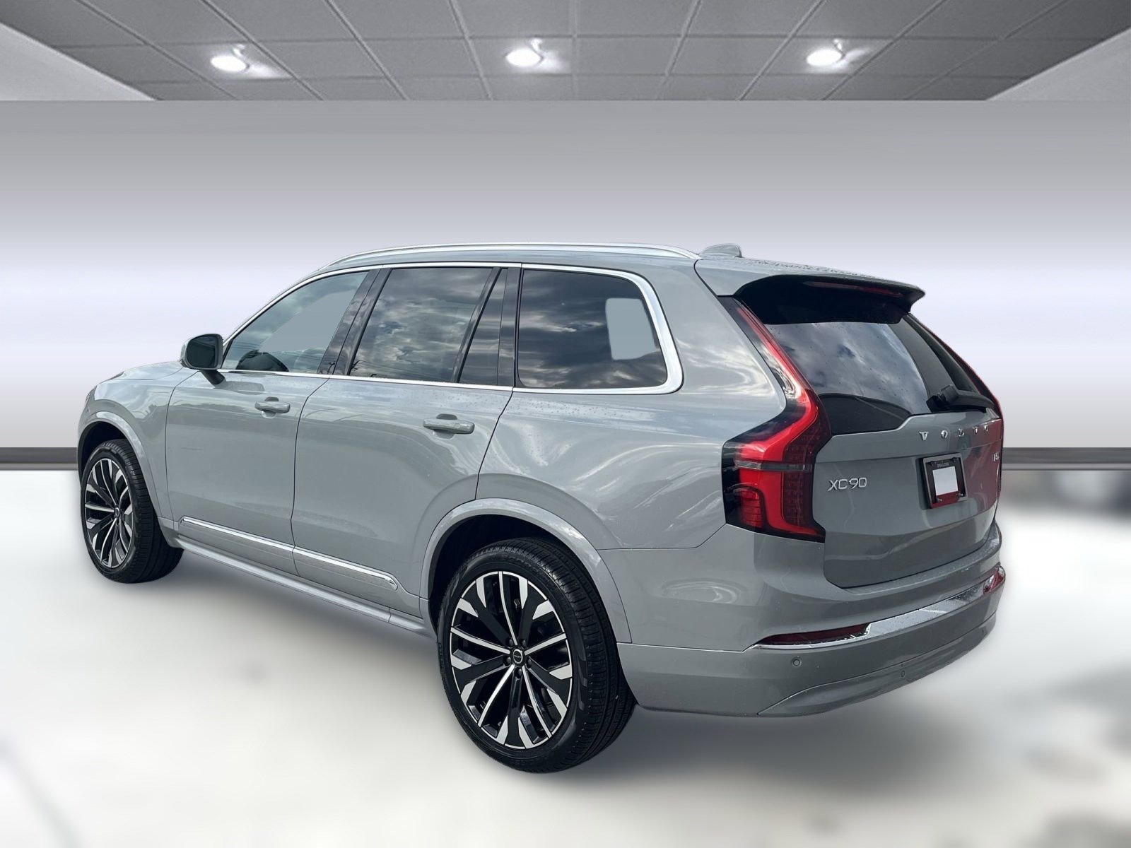 2026 Volvo XC90 B5 Core photo 3