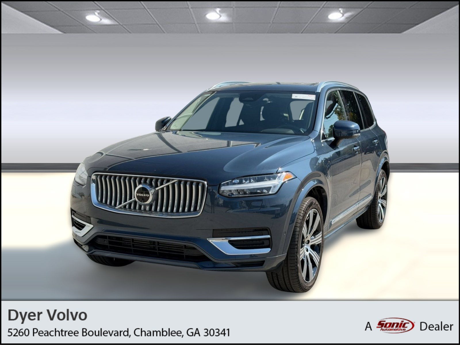 2024 Volvo XC90 plug-in hybrid Plus Bright Theme