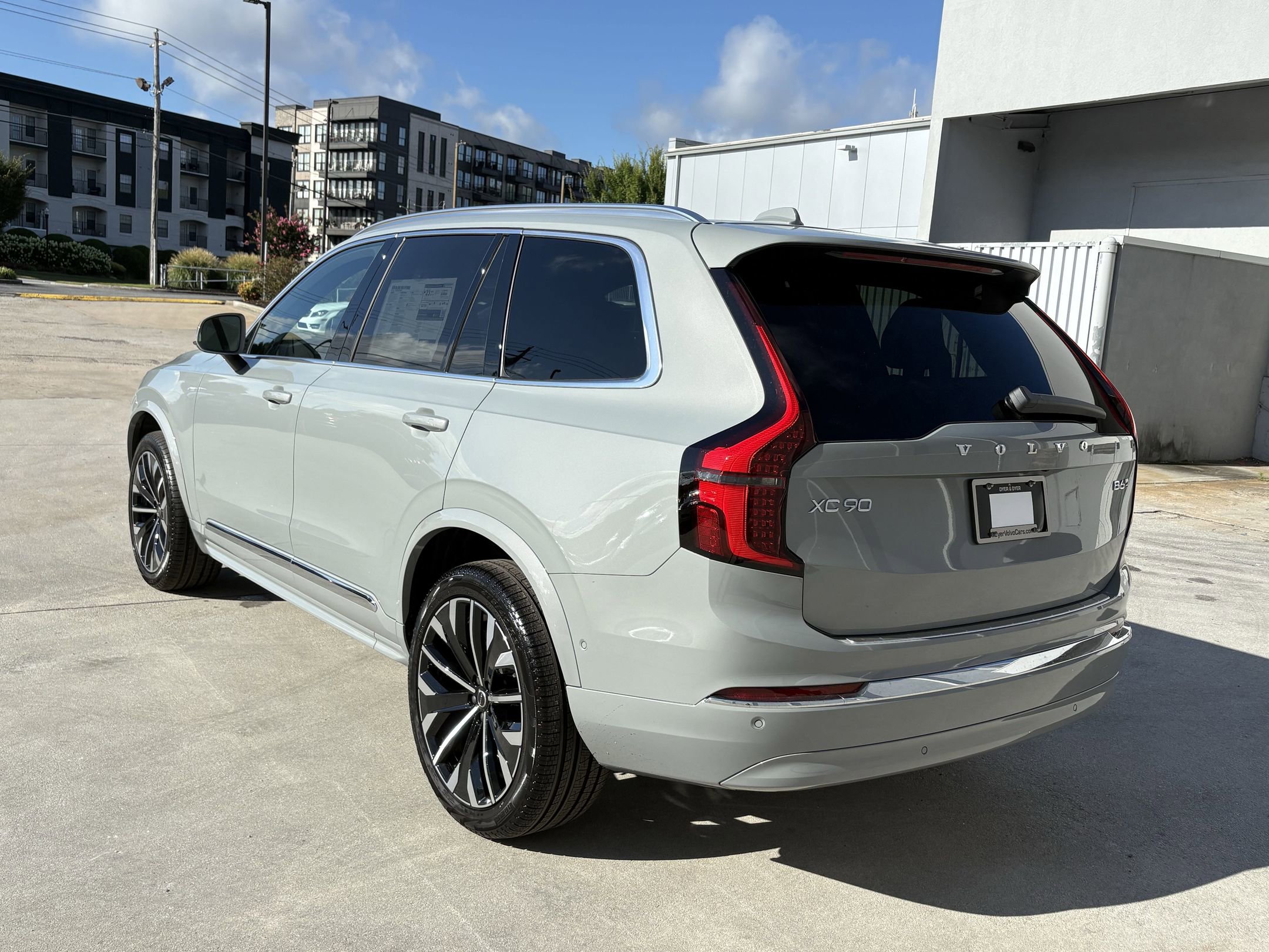 2026 Volvo XC90 Plus photo 2