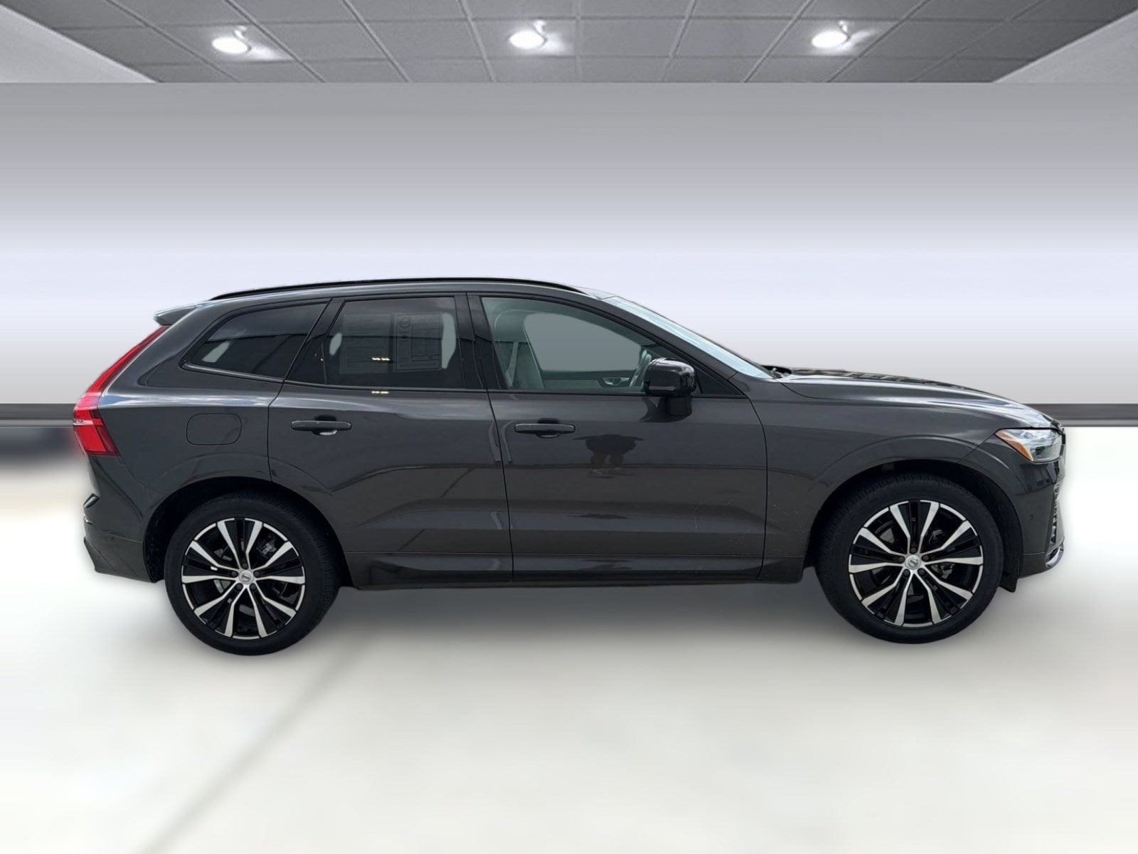 XC60 Plus Dark Theme SUV