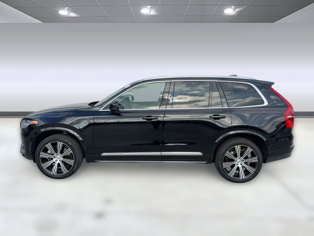 Certified 2024 Volvo XC90 plug-in hybrid Ultimate Bright Theme SUV
