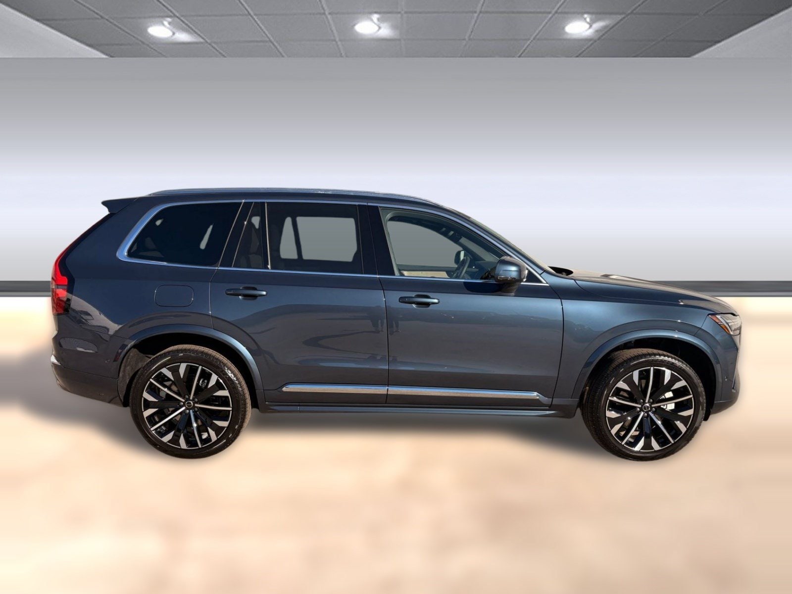 2026 Volvo XC90 Plus - Photo 8
