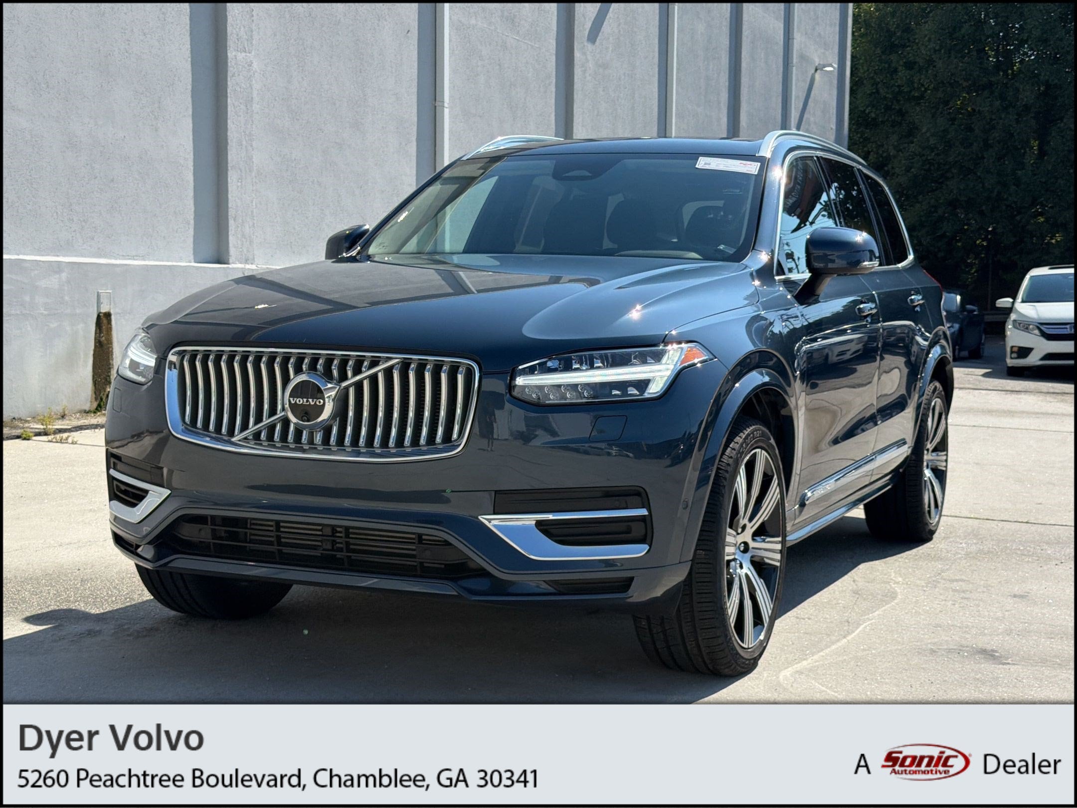 2024 Volvo XC90 plug-in hybrid SUV 