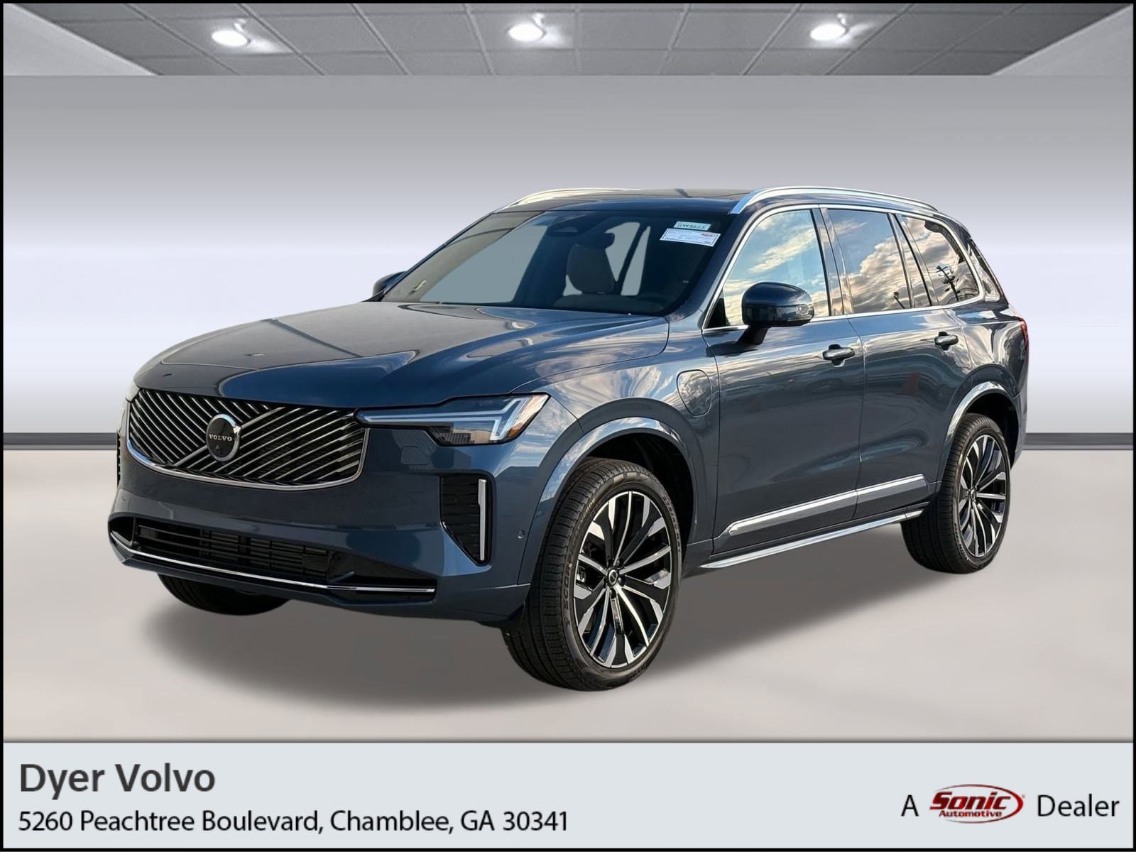 2026 Volvo XC90 Plus's photo