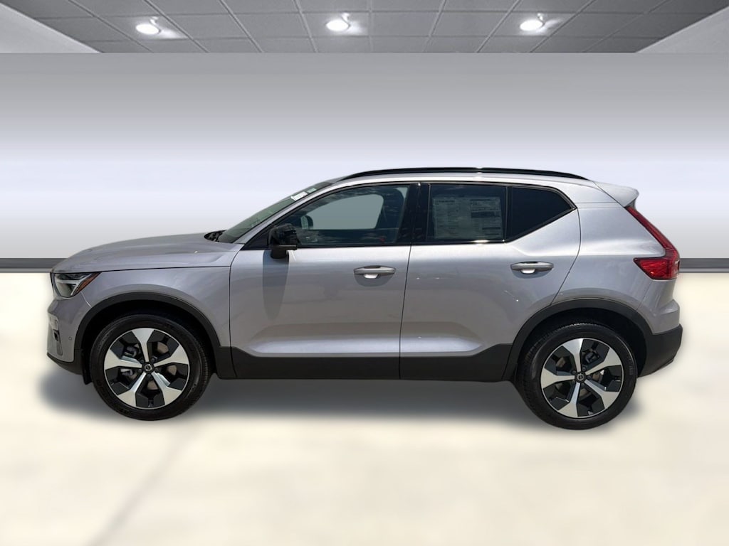 Used 2026 Volvo XC40 B5 Plus SUV