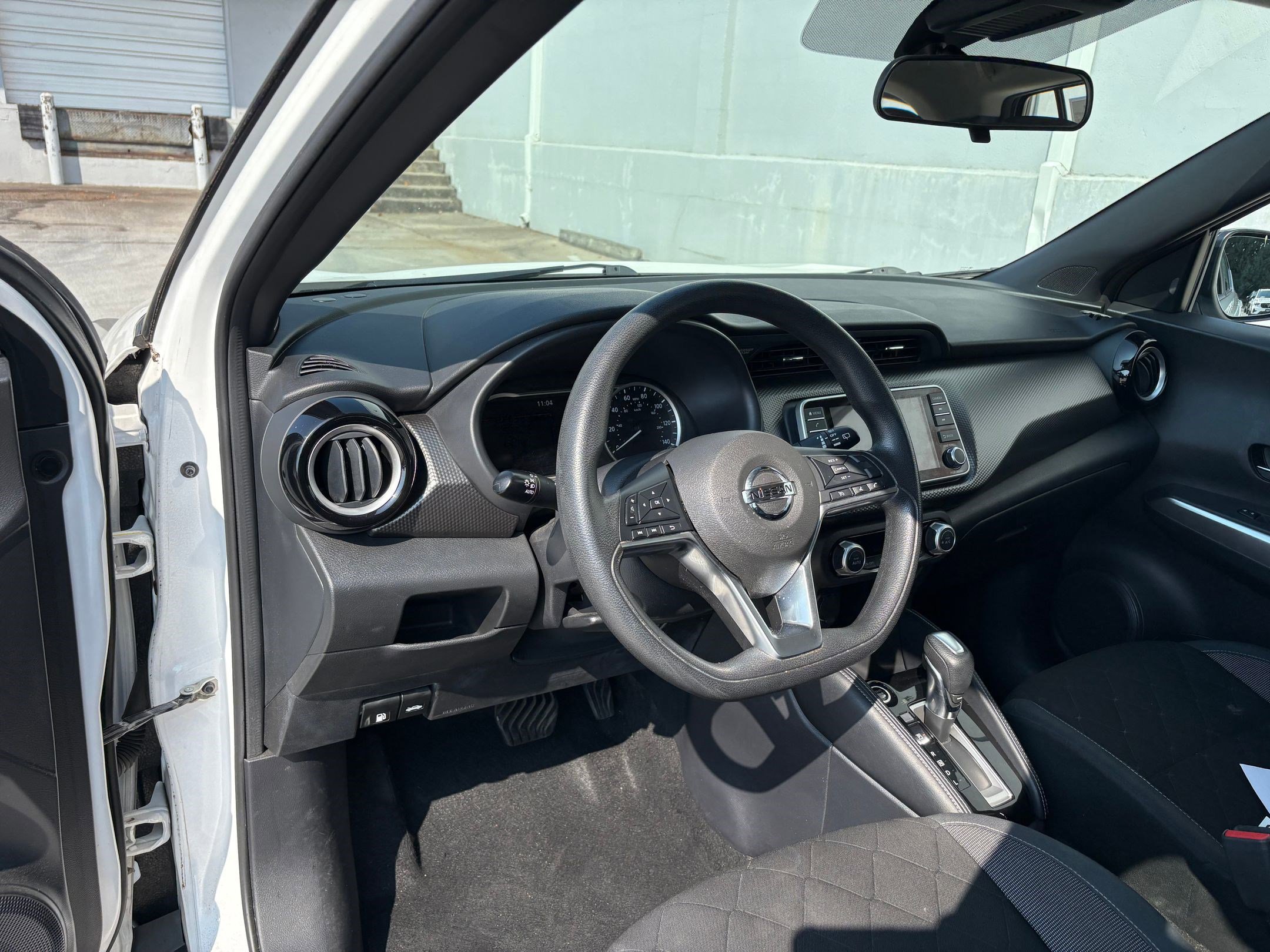 2020 Nissan Kicks SV photo 3