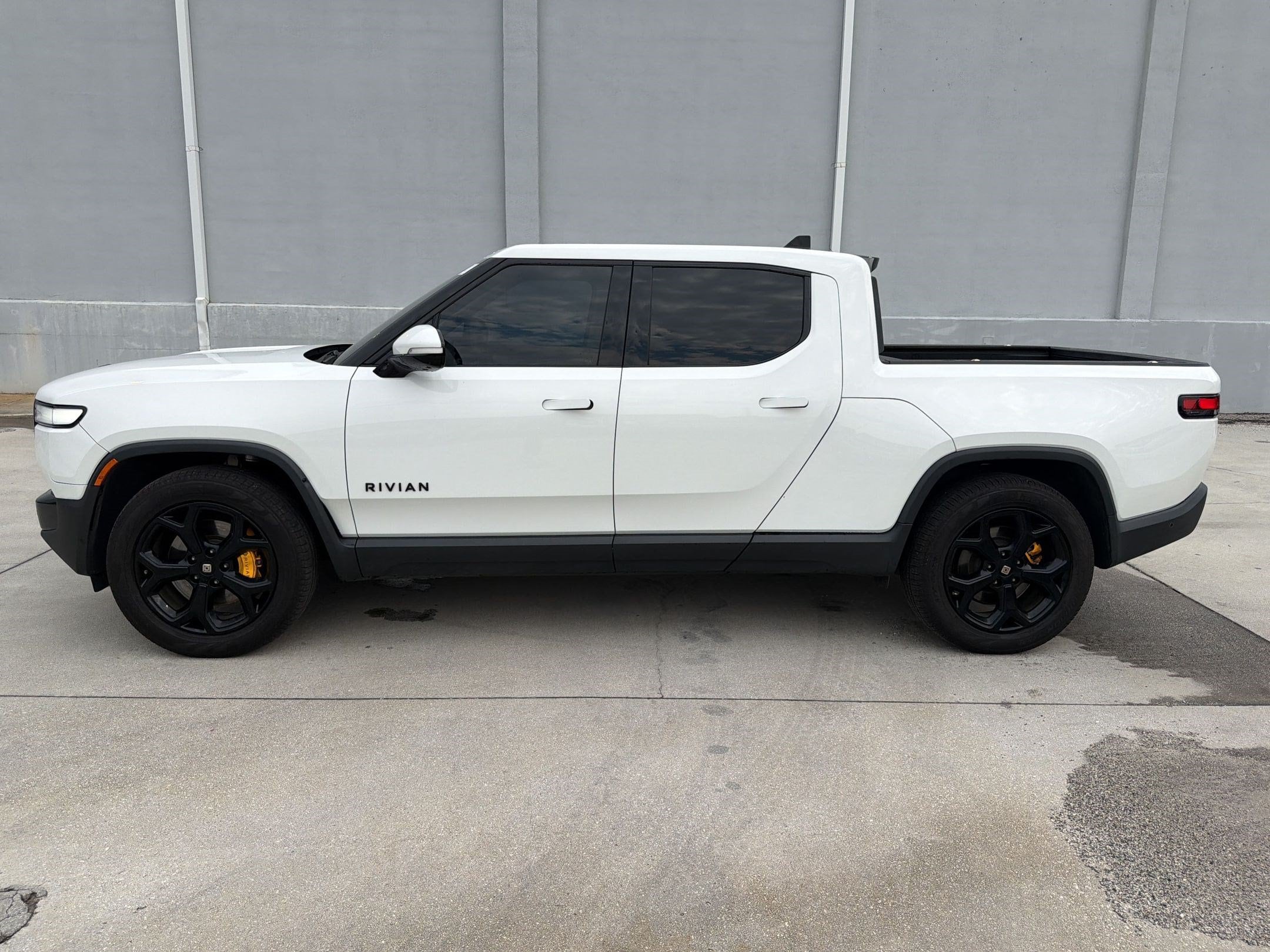 Used 2022 Rivian R1T Adventure with VIN 7FCTGAAA5NN013417 for sale in Chamblee, GA