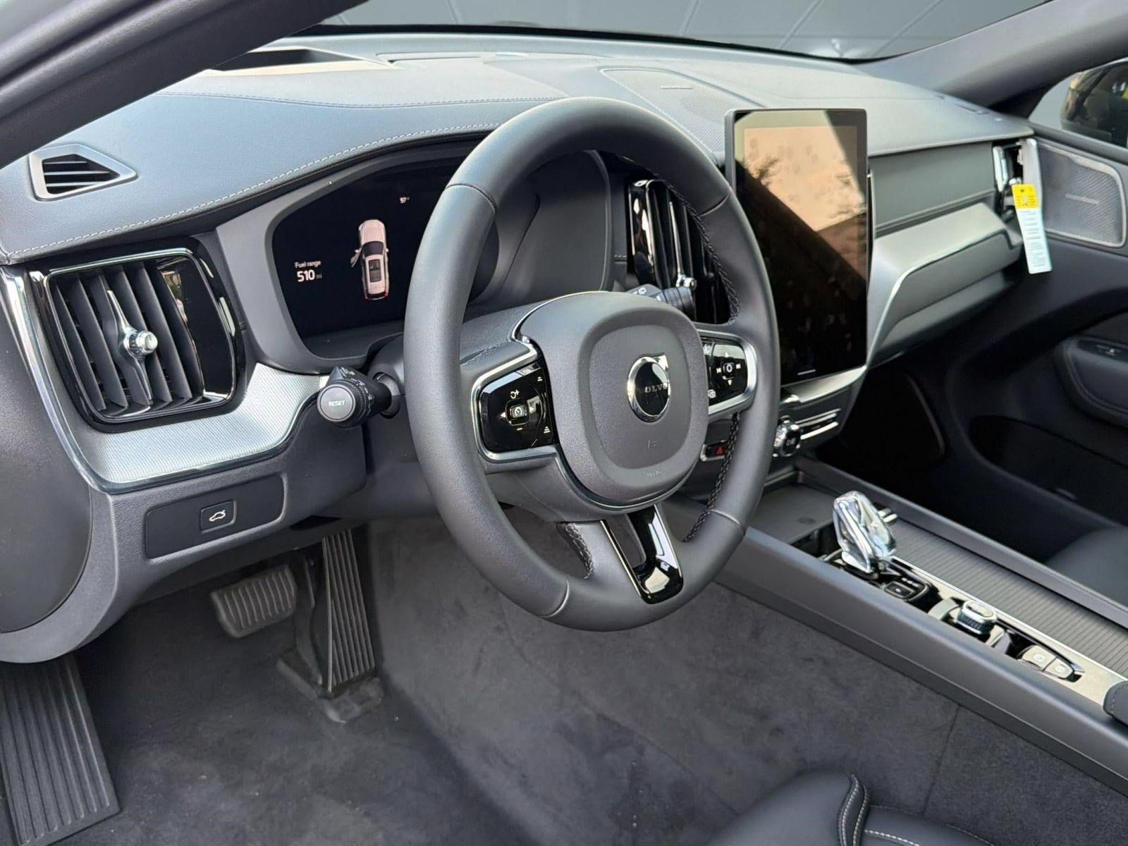 XC60 B5 Ultra Black Edition SUV