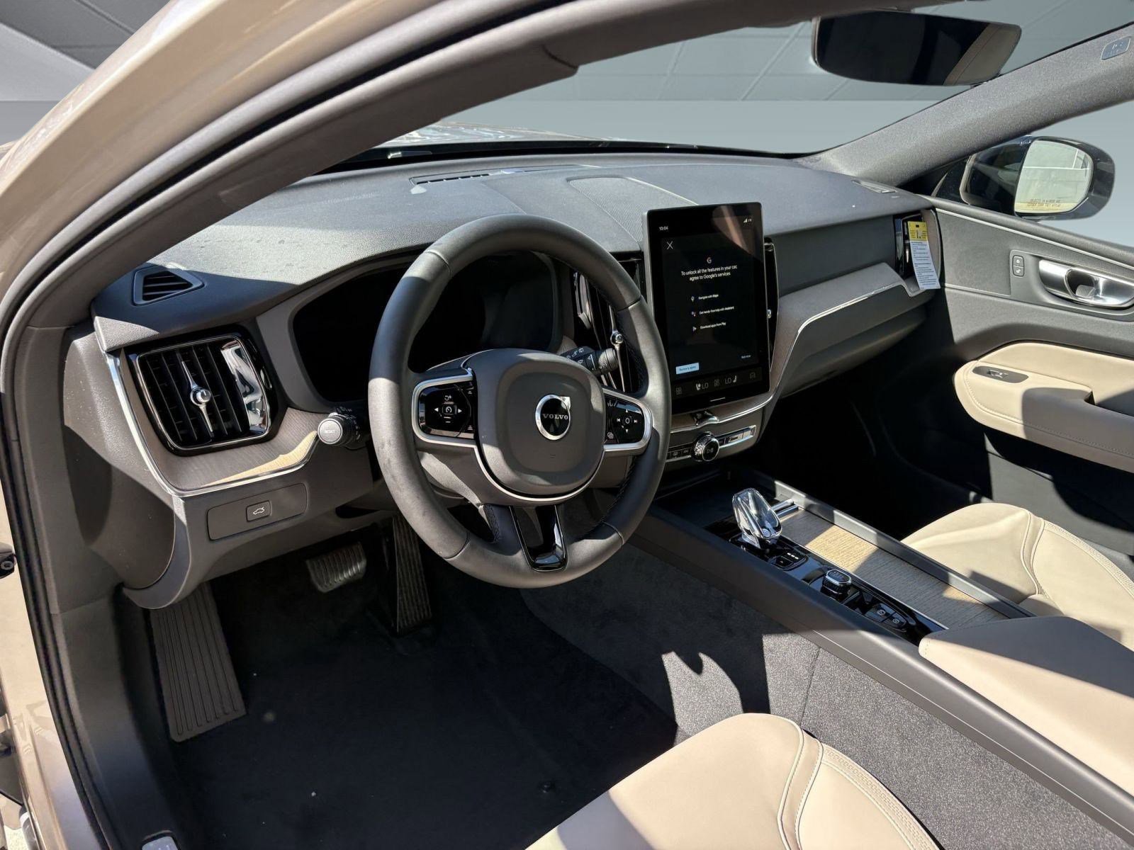 2026 Volvo XC60 B5 Core photo 3