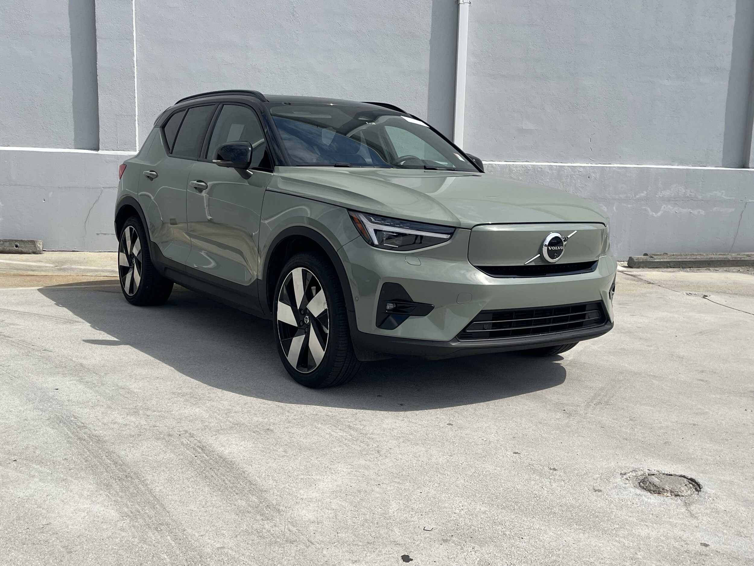 2024 Volvo XC40 Recharge Ultimate photo 2
