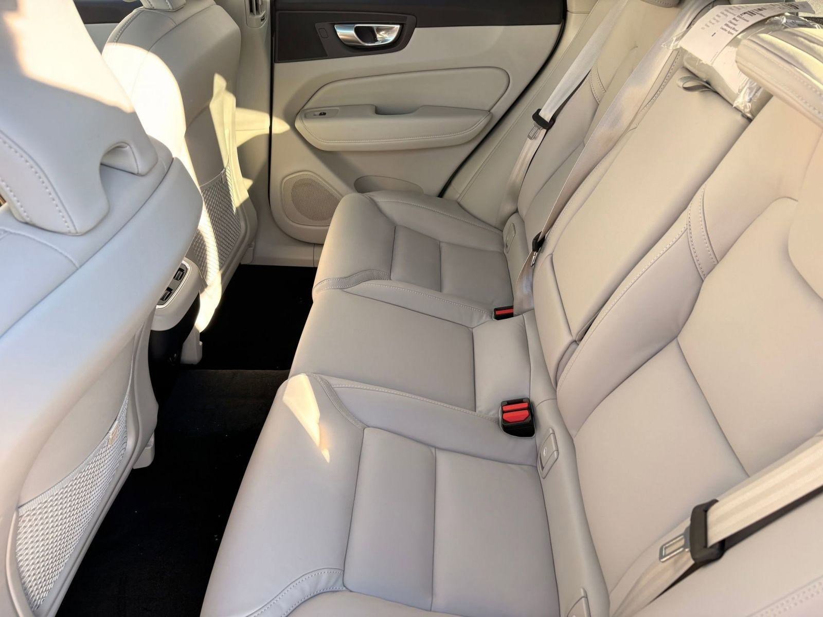 2026 Volvo XC60 Ultra - Photo 24