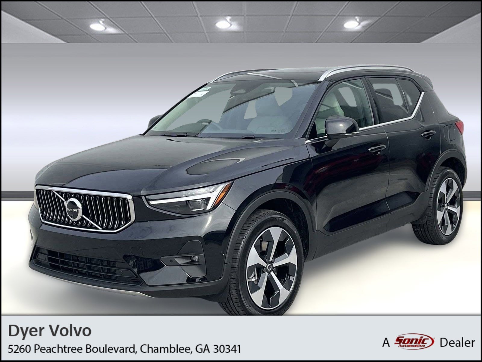 2025 Volvo XC40 B5 Plus Bright Theme