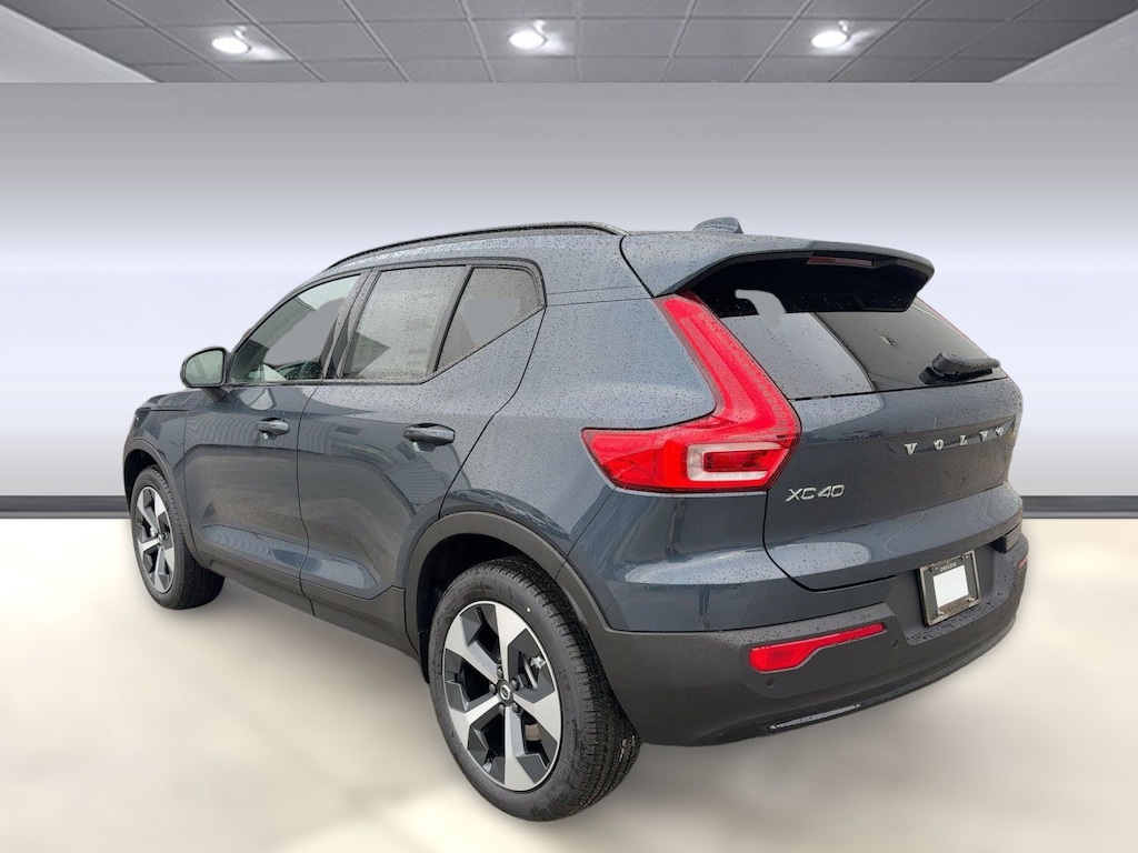 New 2026 Volvo XC40 B4 Core SUV