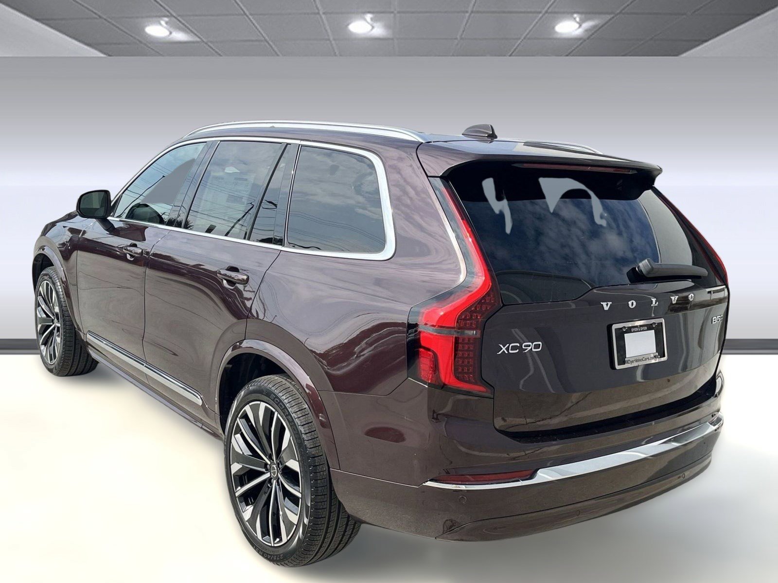 2026 Volvo XC90 B5 Core photo 2