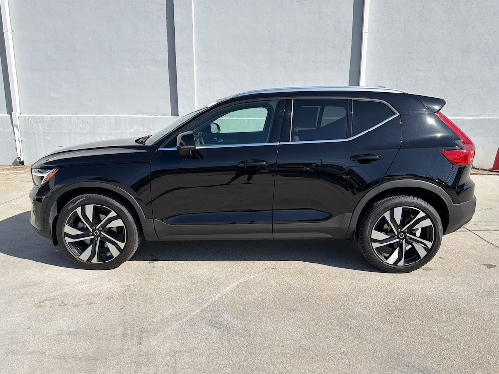 Used 2023 Volvo XC40 Plus Bright Theme SUV