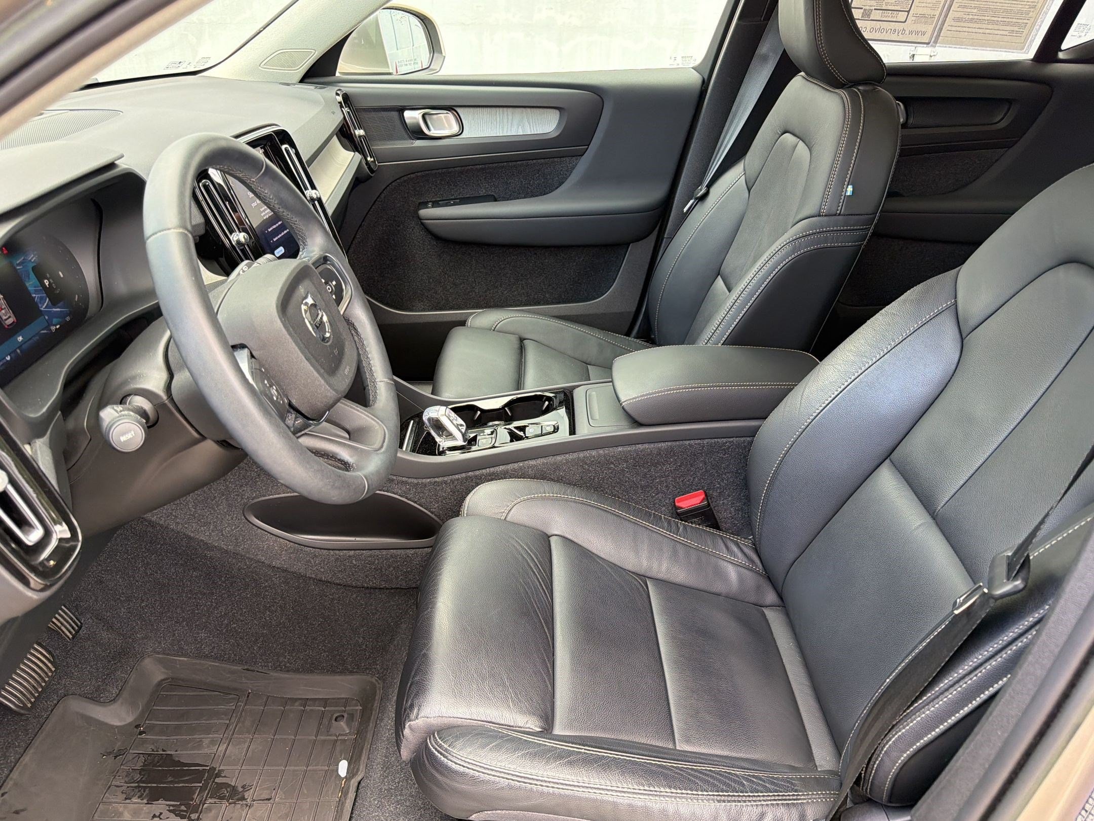 XC40 Plus Bright Theme SUV