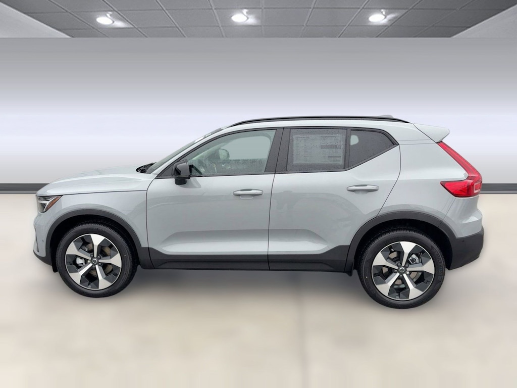 New 2026 Volvo XC40 B5 Plus SUV