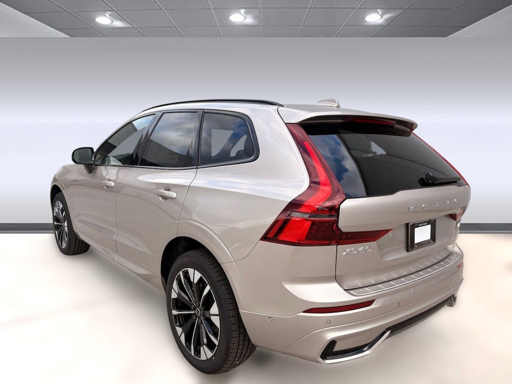 New 2026 Volvo XC60 B5 Plus SUV