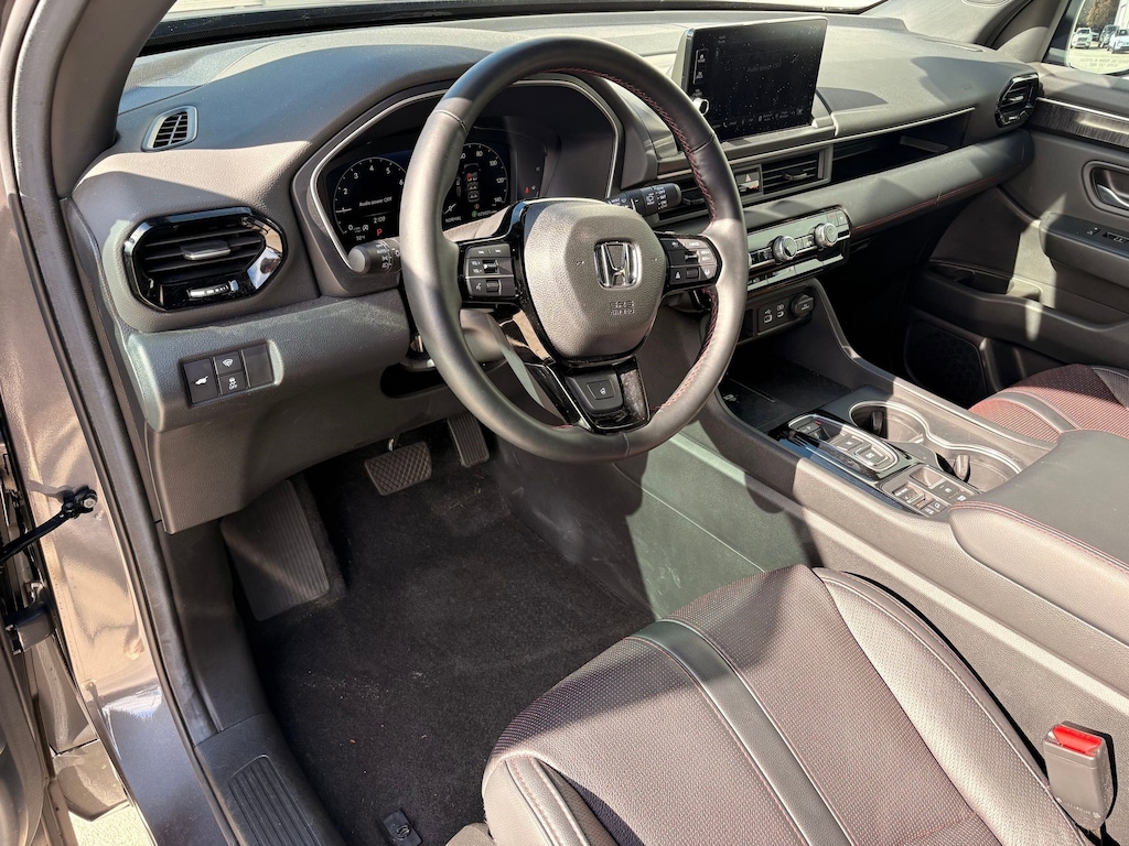 Used 2025 Honda Pilot Black Edition SUV