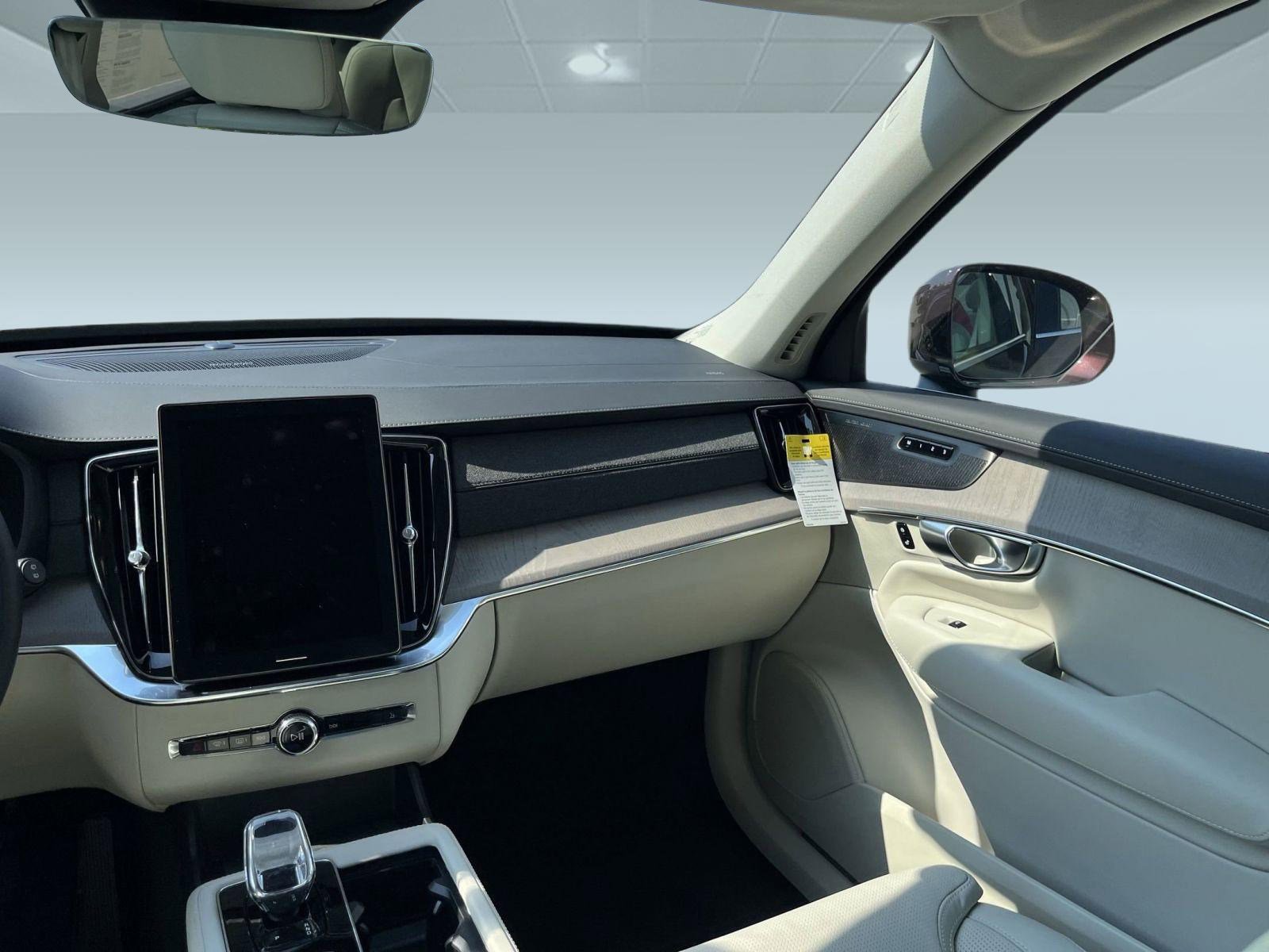 2026 Volvo XC90 Ultra - Photo 25
