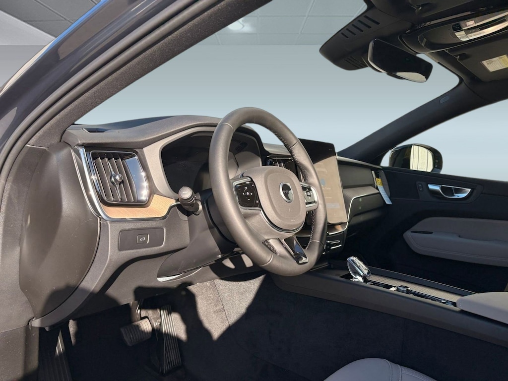 New 2026 Volvo XC60 B5 Plus SUV