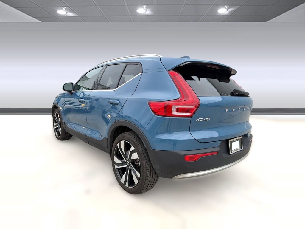 Used 2023 Volvo XC40 Ultimate Bright Theme SUV