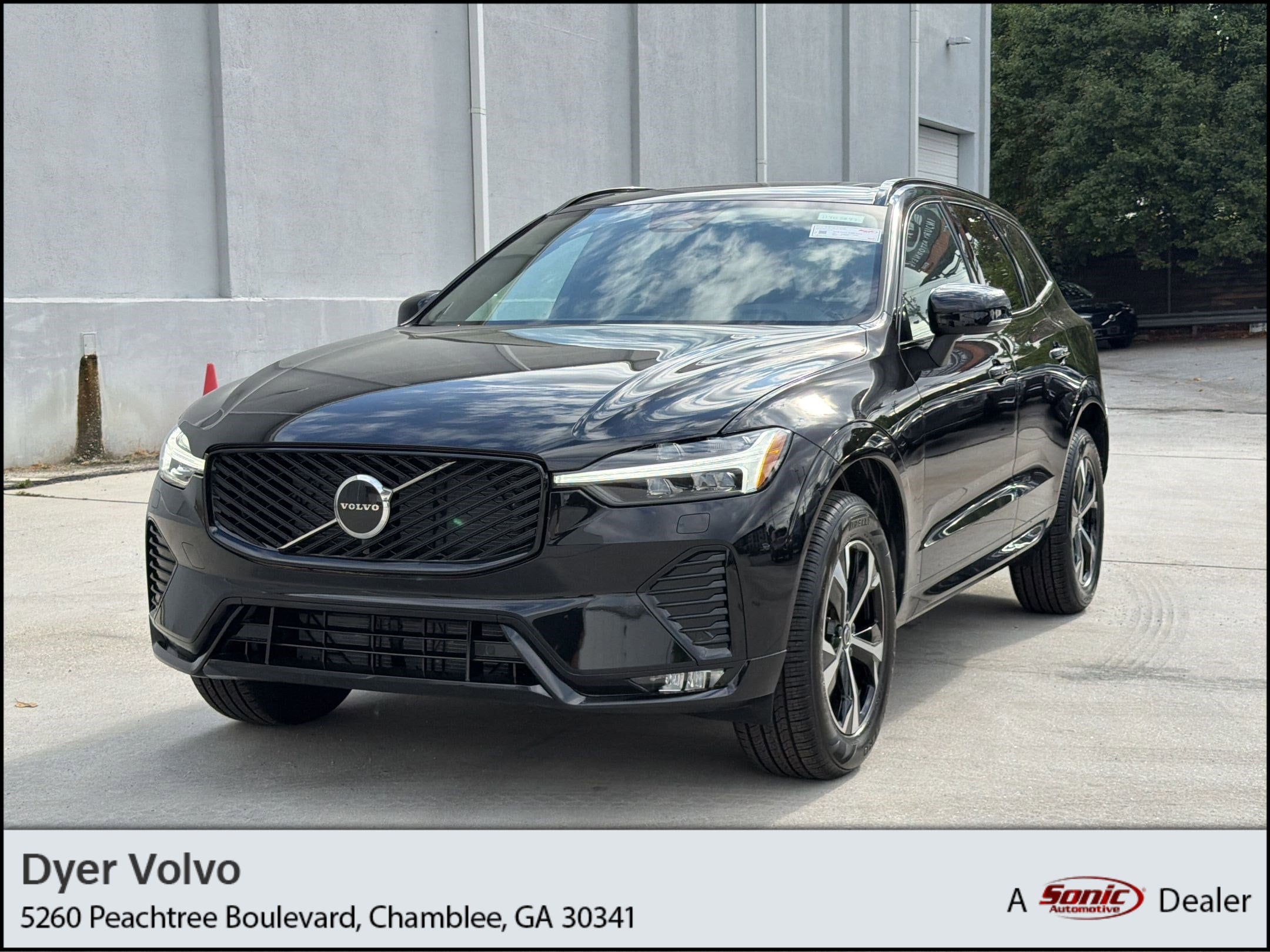 2026 Volvo XC60 B5 Core Dark AWD's photo