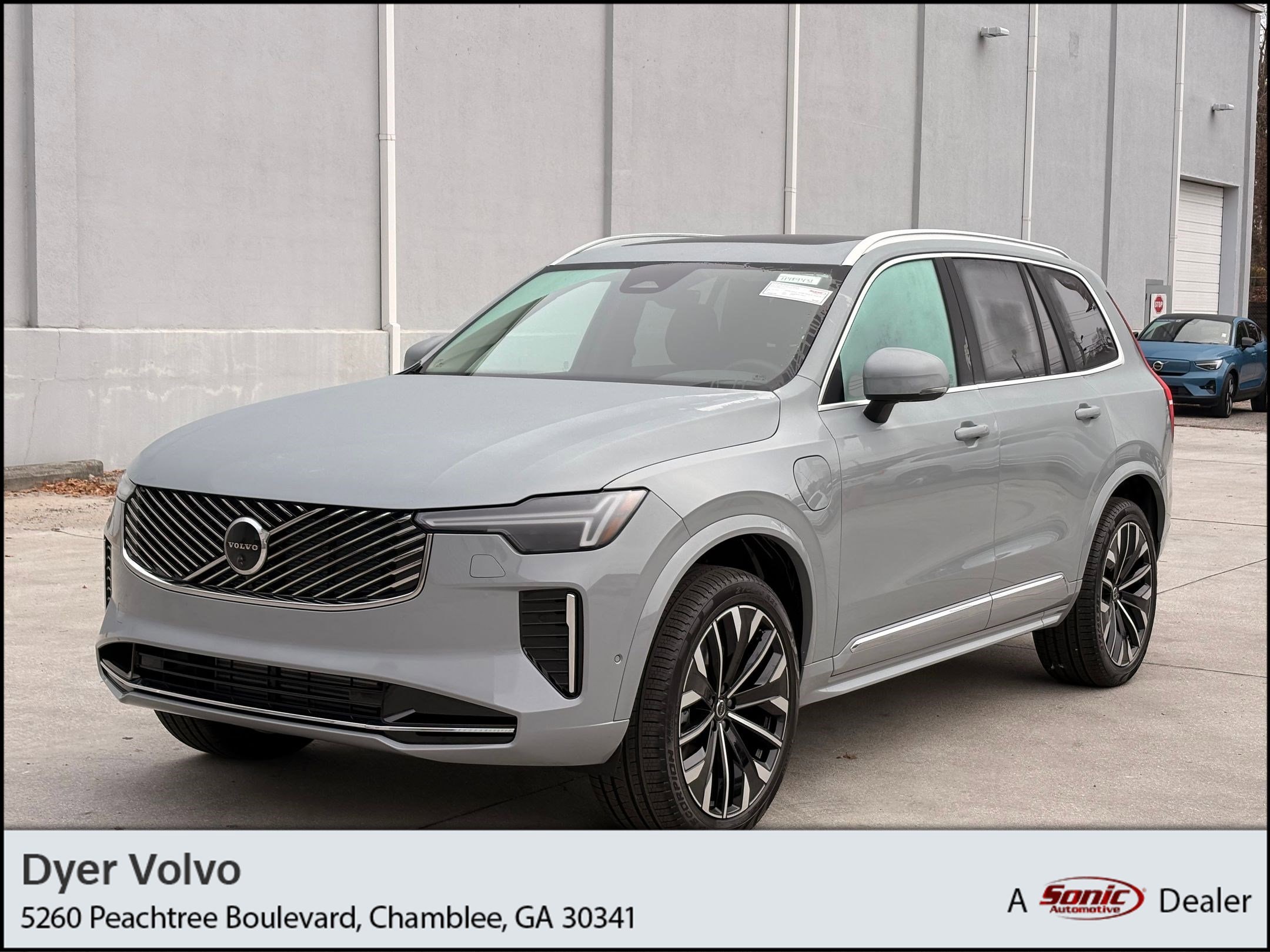 2026 Volvo XC90 Plus's photo
