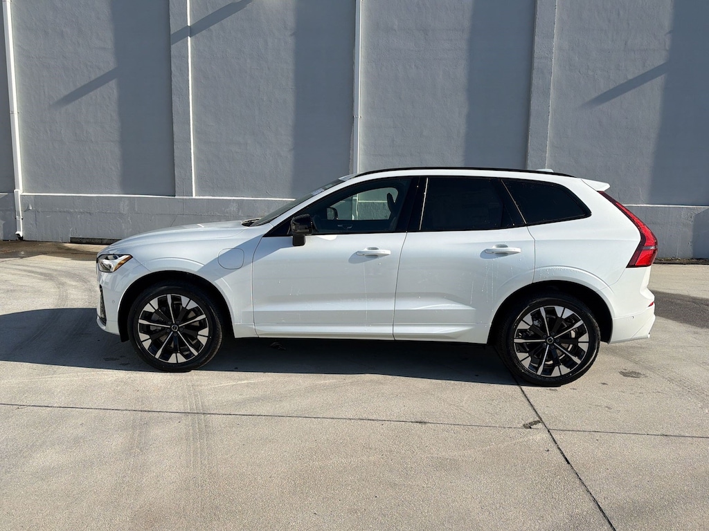 New 2026 Volvo XC60 plug-in hybrid T8 Plus SUV