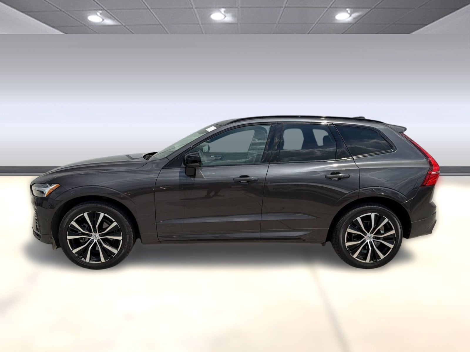 XC60 Plus Dark Theme SUV