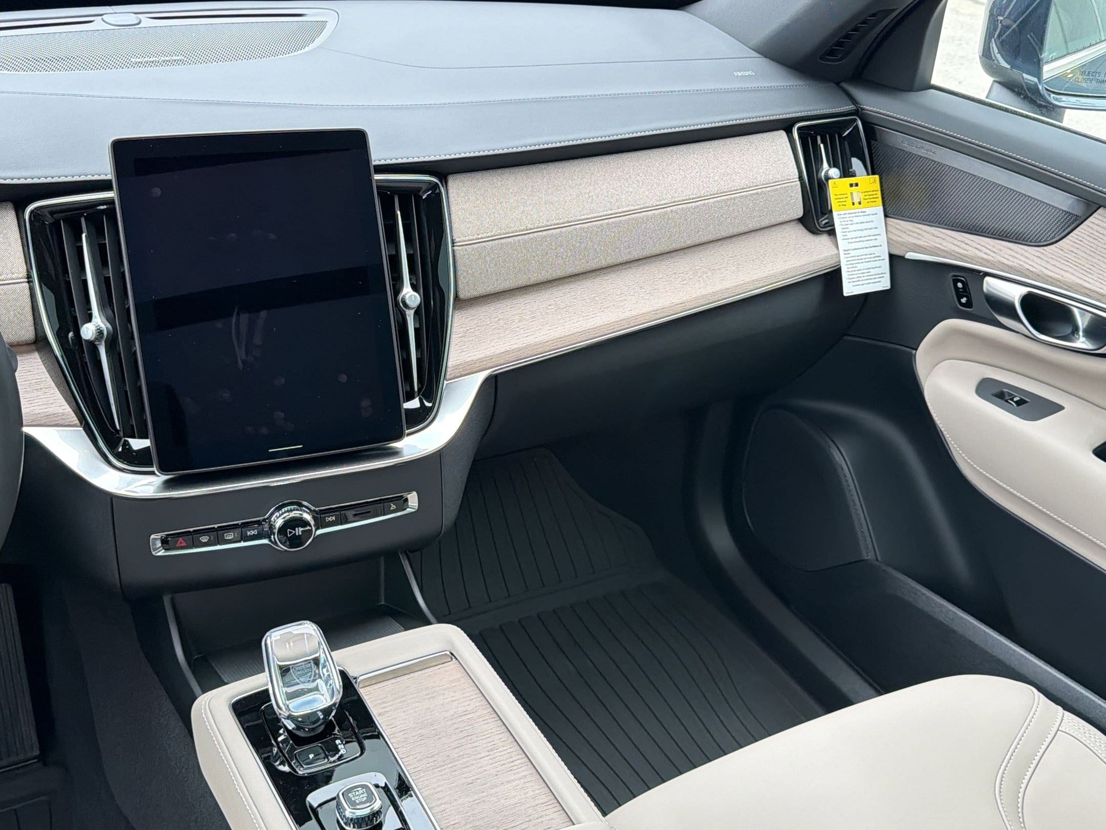 2026 Volvo XC90 Plus - Photo 27