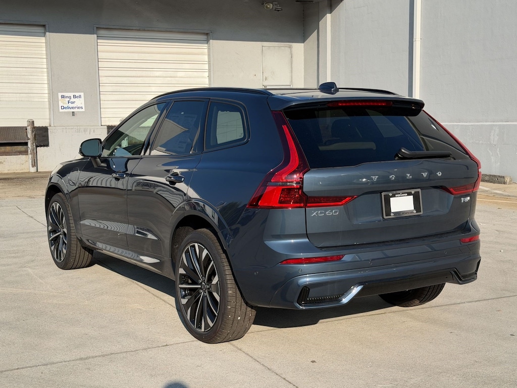 New 2026 Volvo XC60 plug-in hybrid T8 Ultra SUV