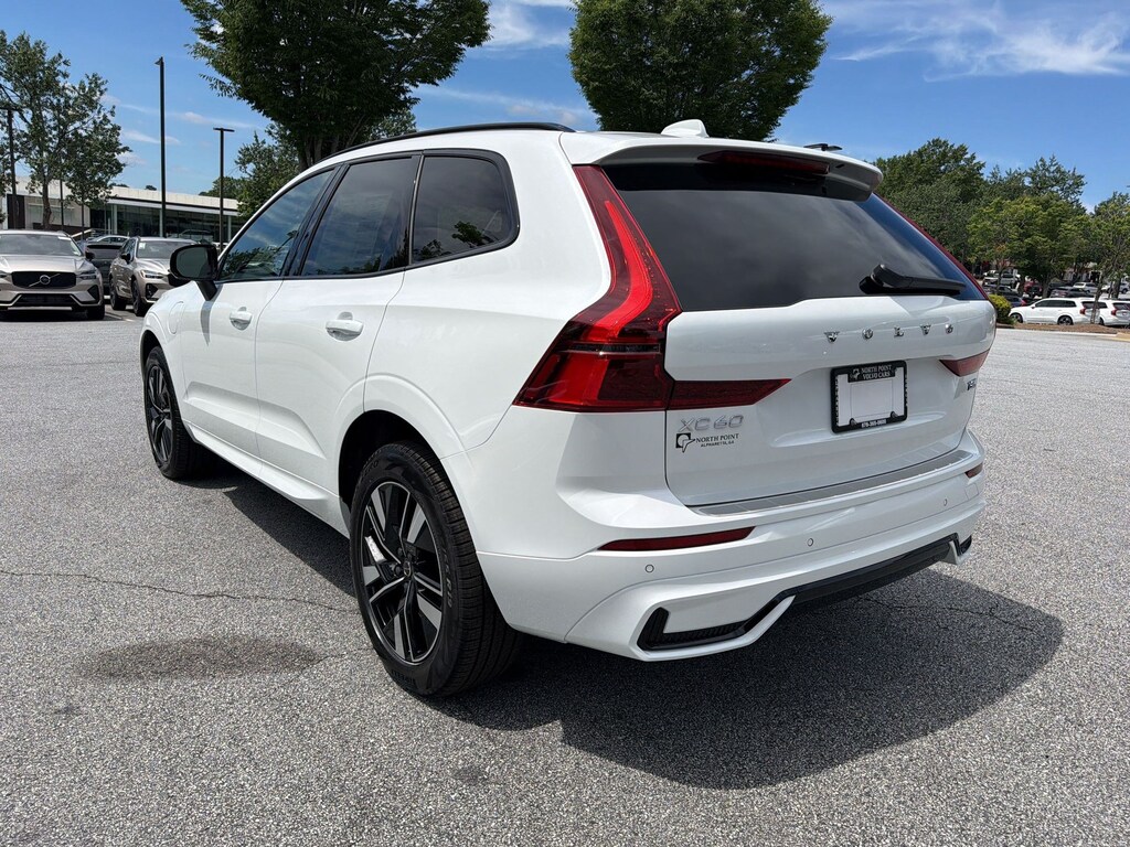 New 2026 Volvo XC60 plug-in hybrid T8 Core SUV