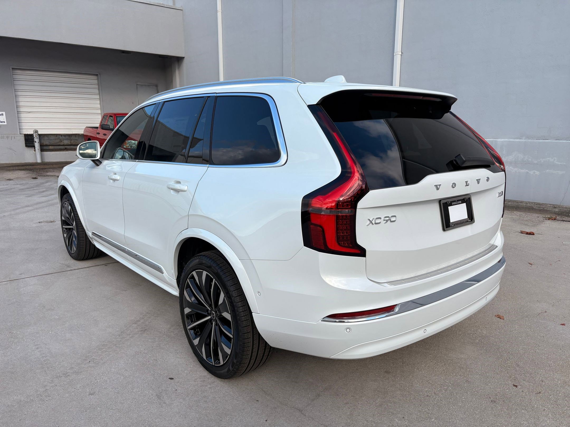 2026 Volvo XC90 Plus photo 3
