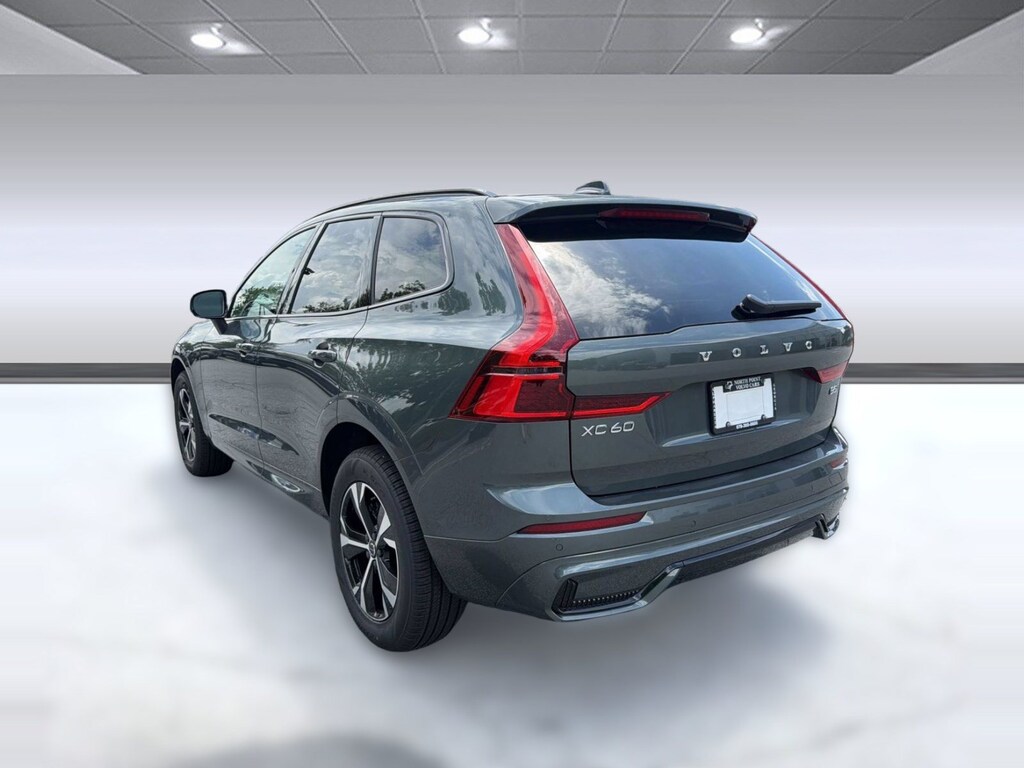New 2026 Volvo XC60 B5 Core SUV