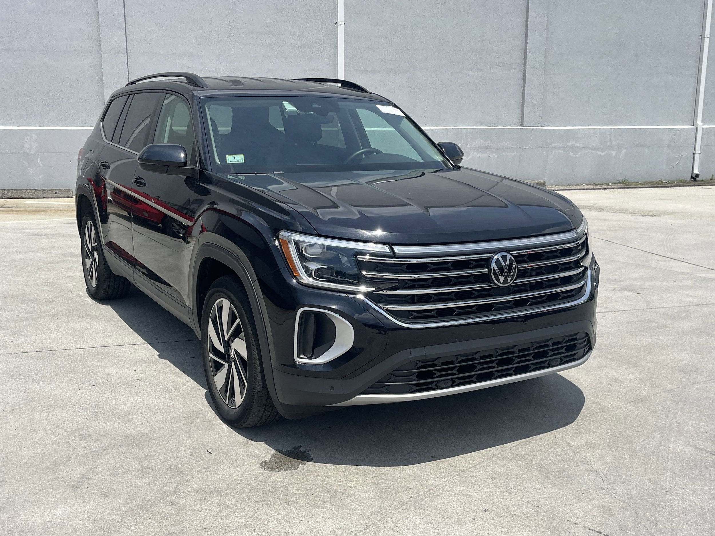 Used 2024 Volkswagen Atlas SE w/Tech with VIN 1V2HR2CA4RC537327 for sale in Chamblee, GA