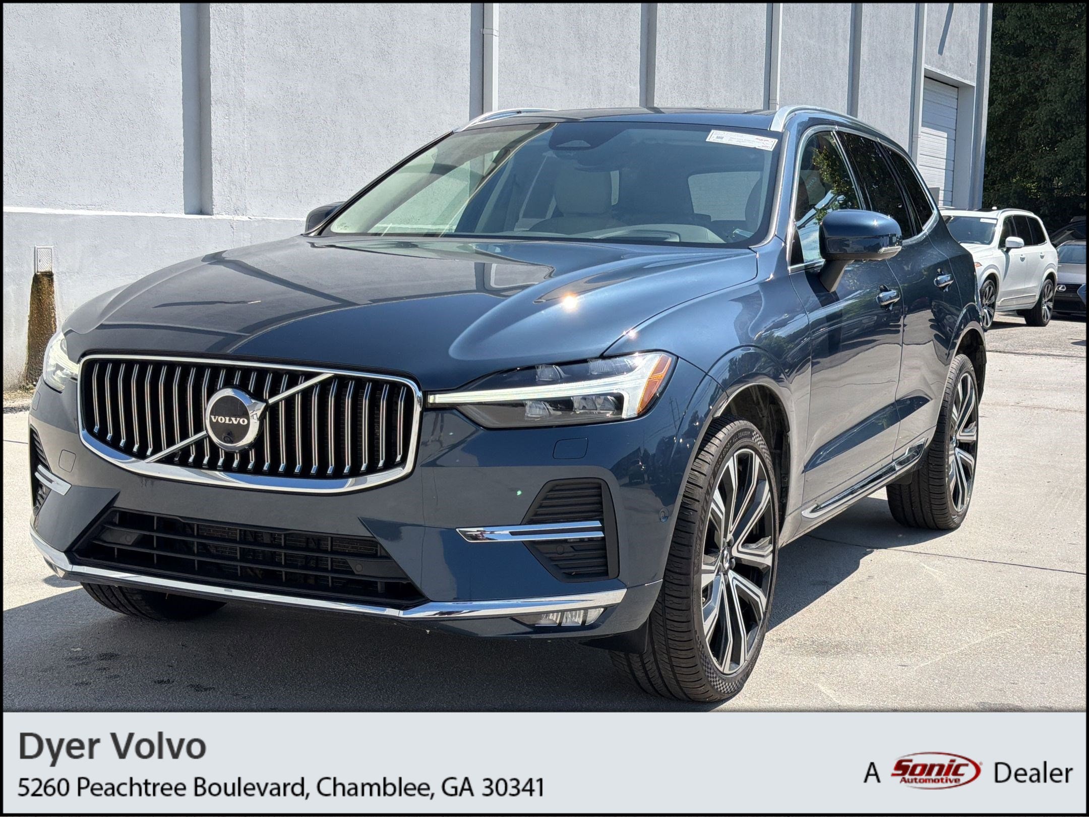 2023 Volvo XC60 B5 Ultimate Bright Theme FWD's photo