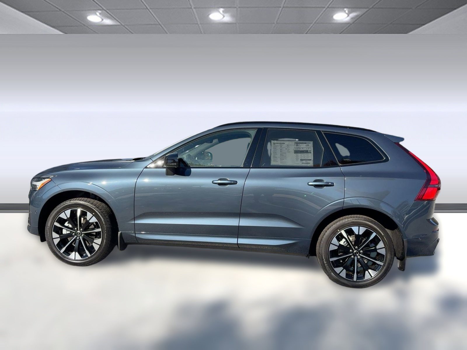 2026 Volvo XC60 B5 Plus photo 2