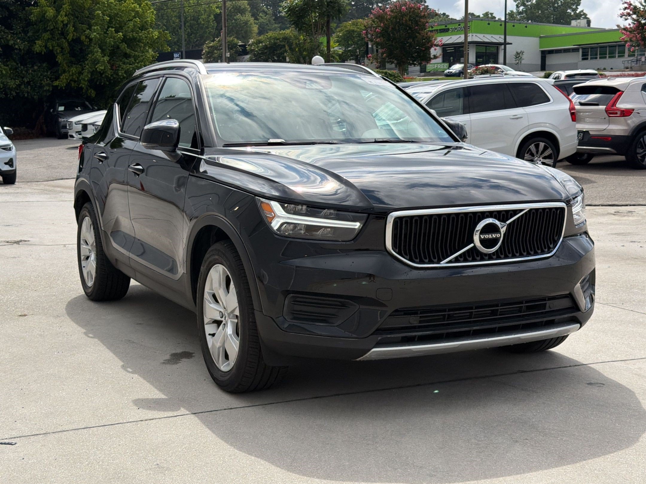 XC40 Momentum SUV