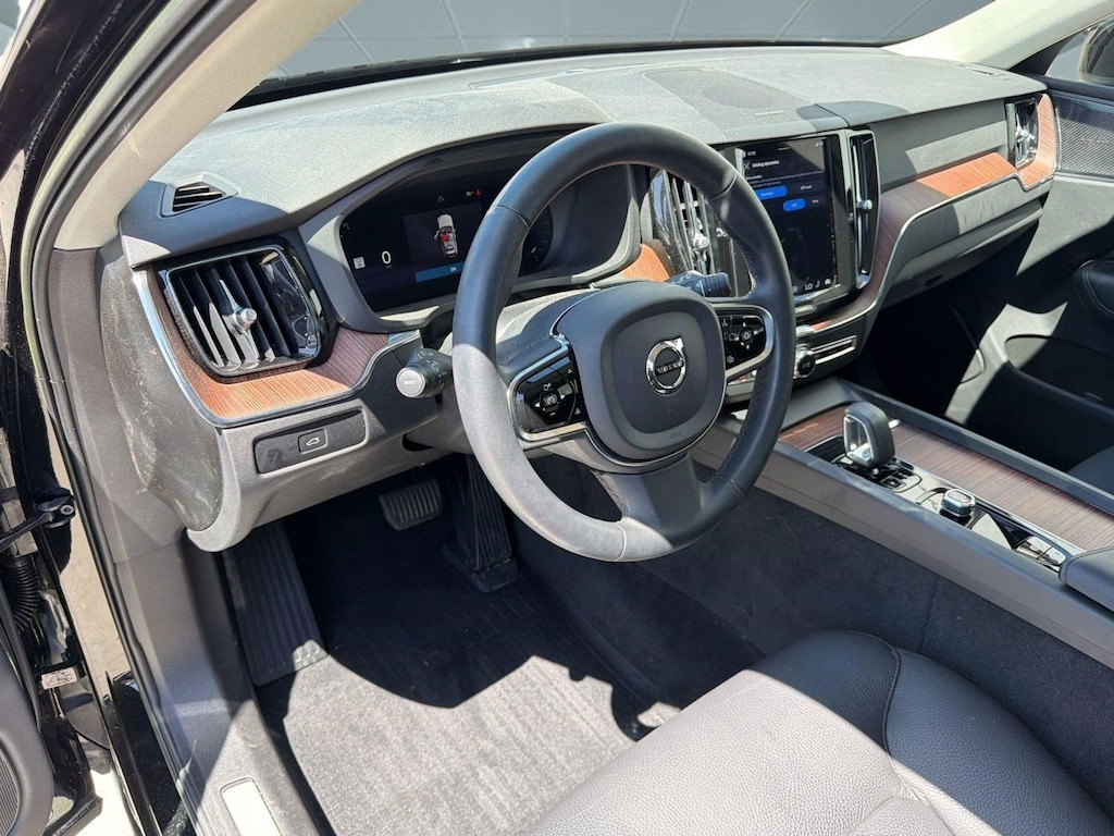 Certified 2023 Volvo XC60 Plus Bright Theme SUV