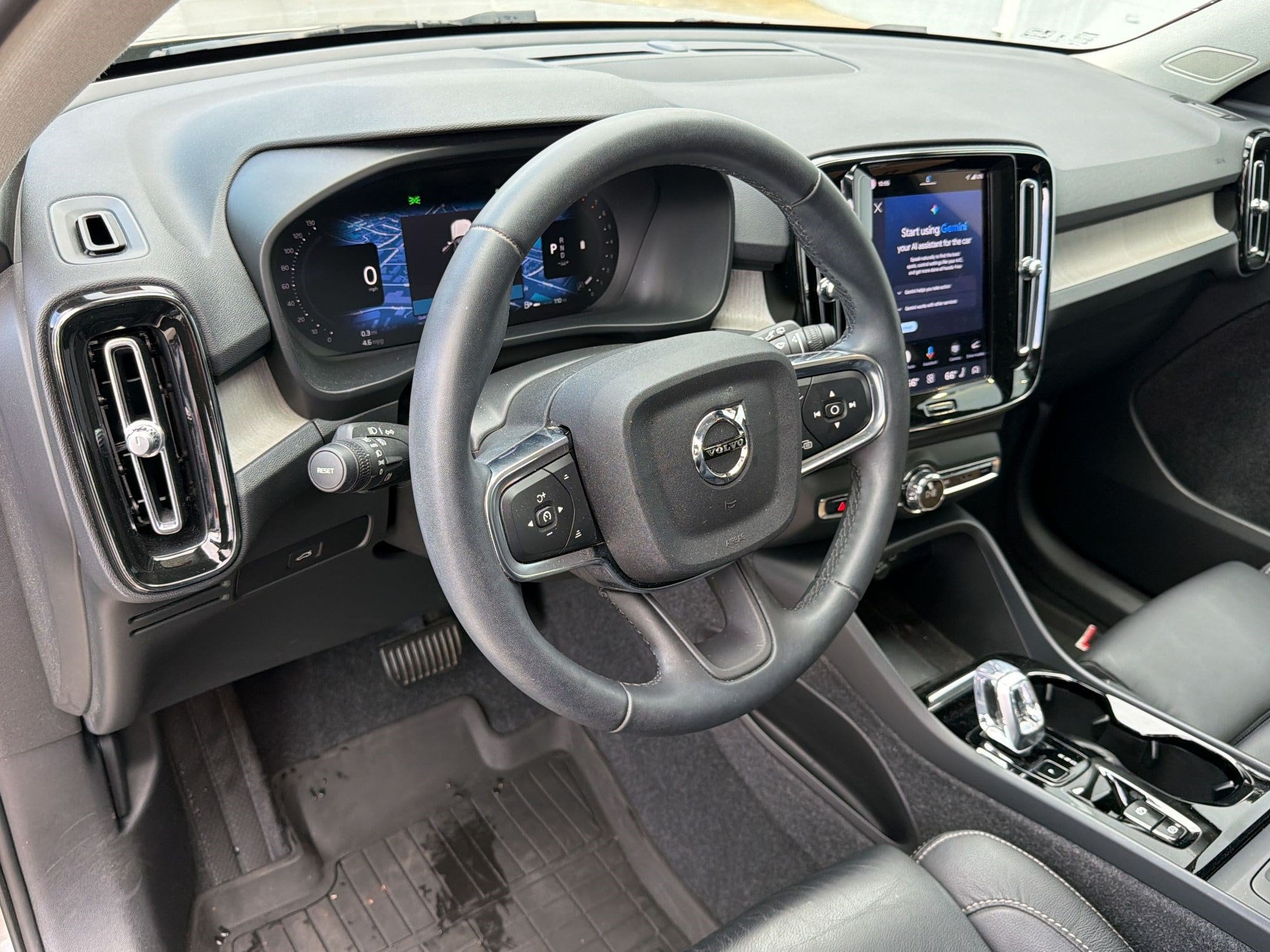 XC40 Plus Bright Theme SUV