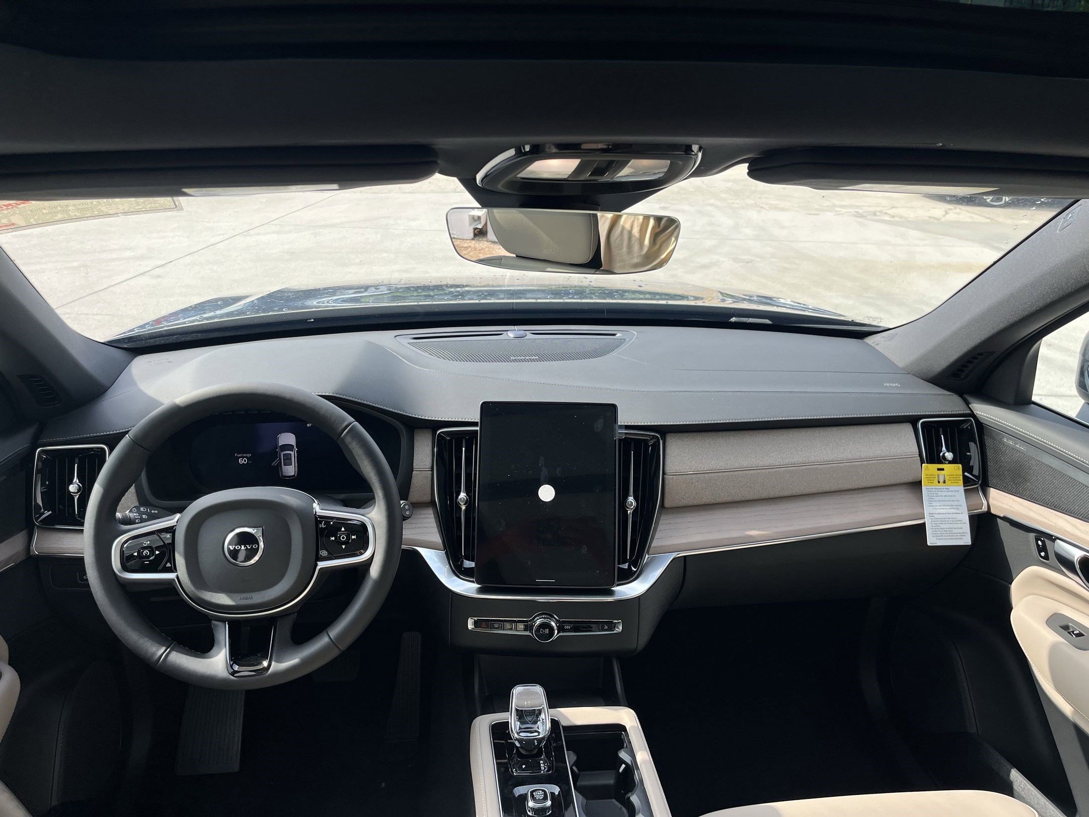 2026 Volvo XC90 Plus - Photo 17
