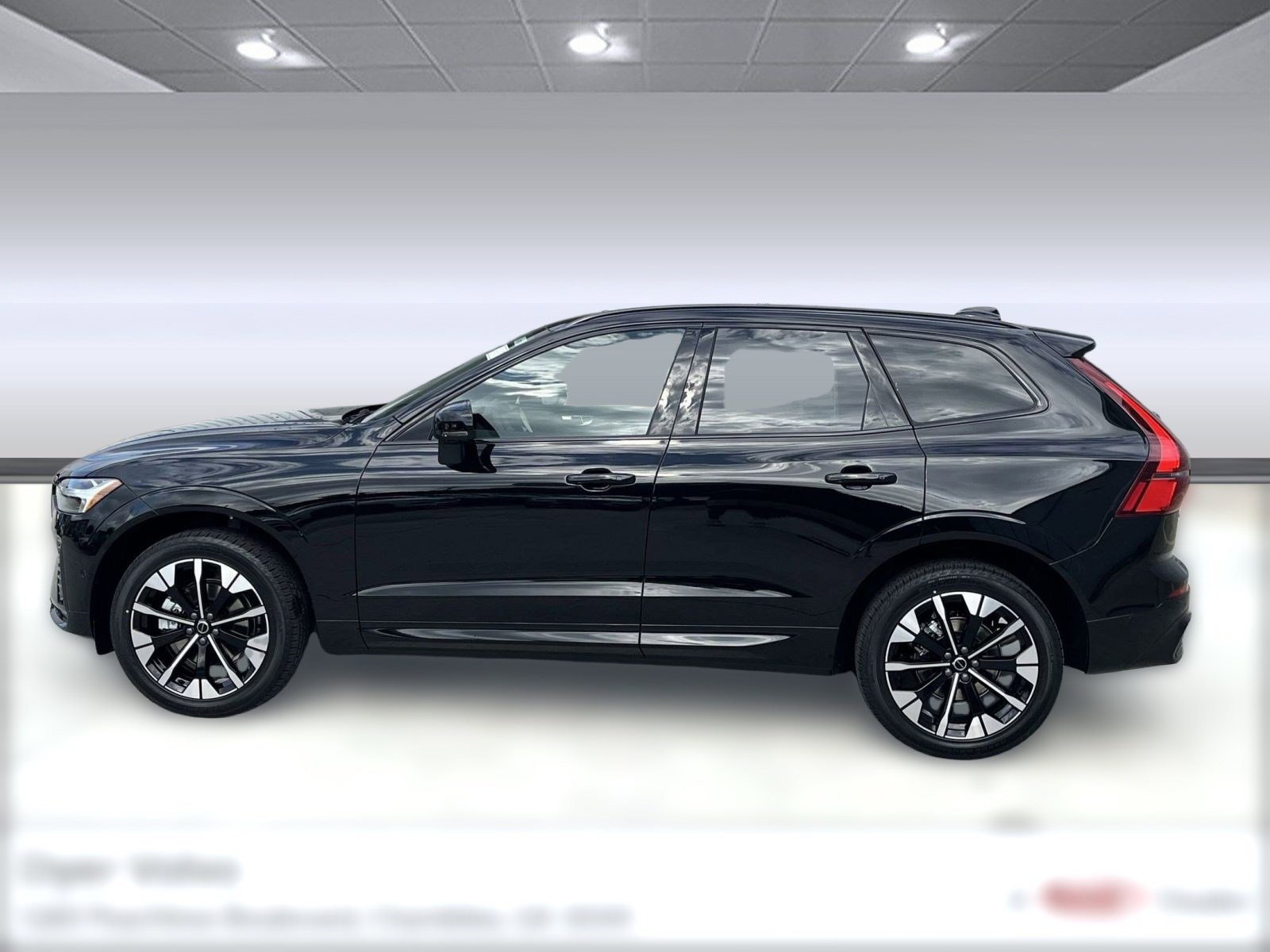 2026 Volvo XC60 B5 Plus photo 2