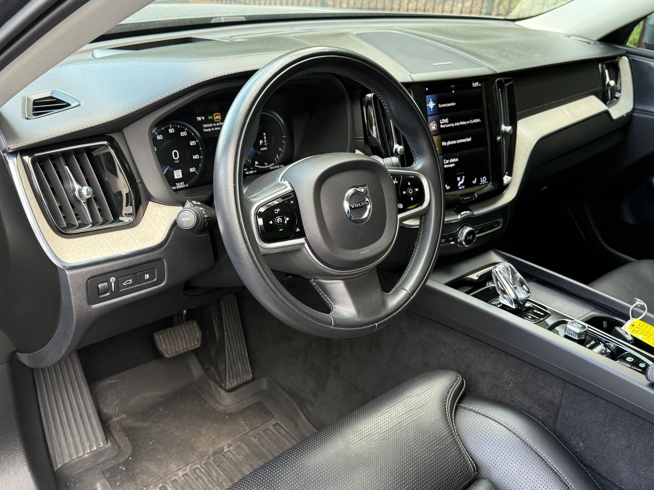 2021 Volvo XC60 Recharge Hybrid T8 Inscription photo 3