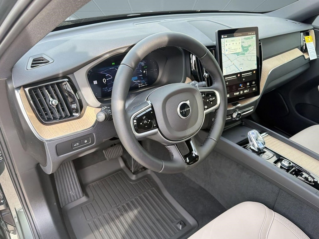 New 2026 Volvo XC60 plug-in hybrid T8 Core SUV