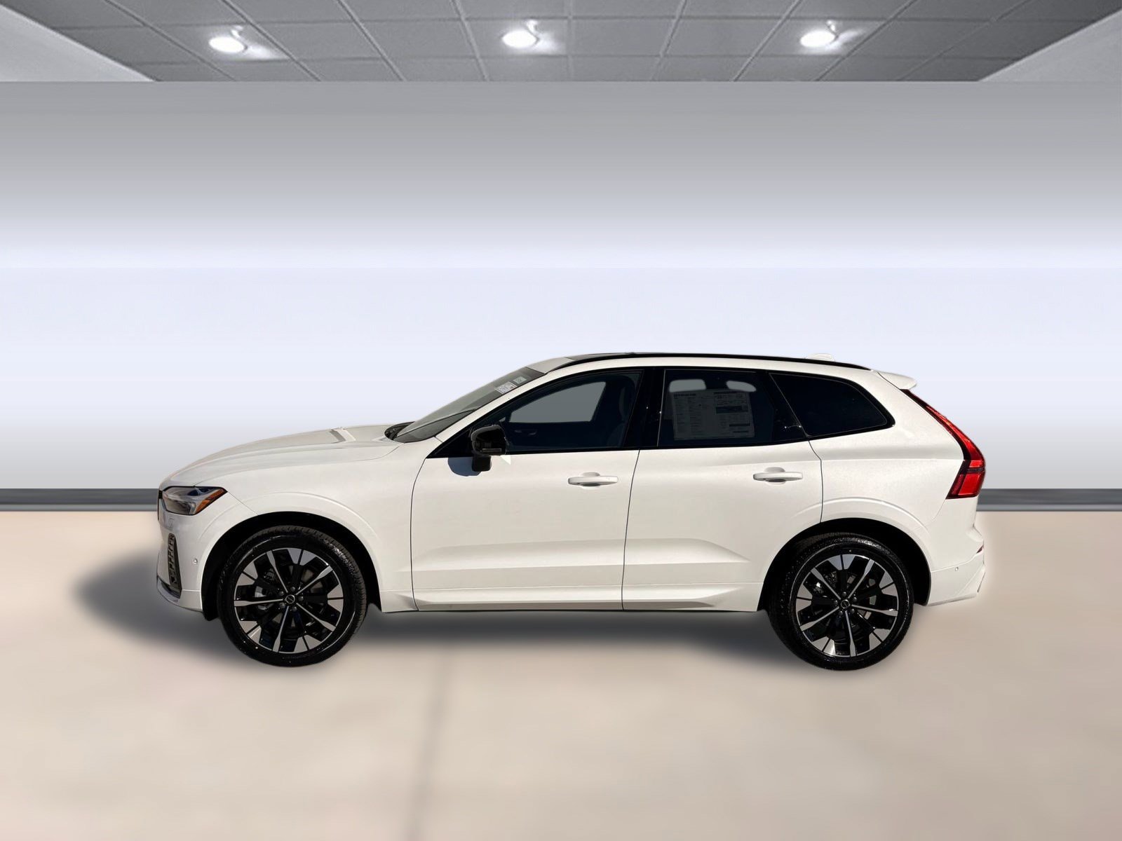 2026 Volvo XC60 B5 Plus photo 2